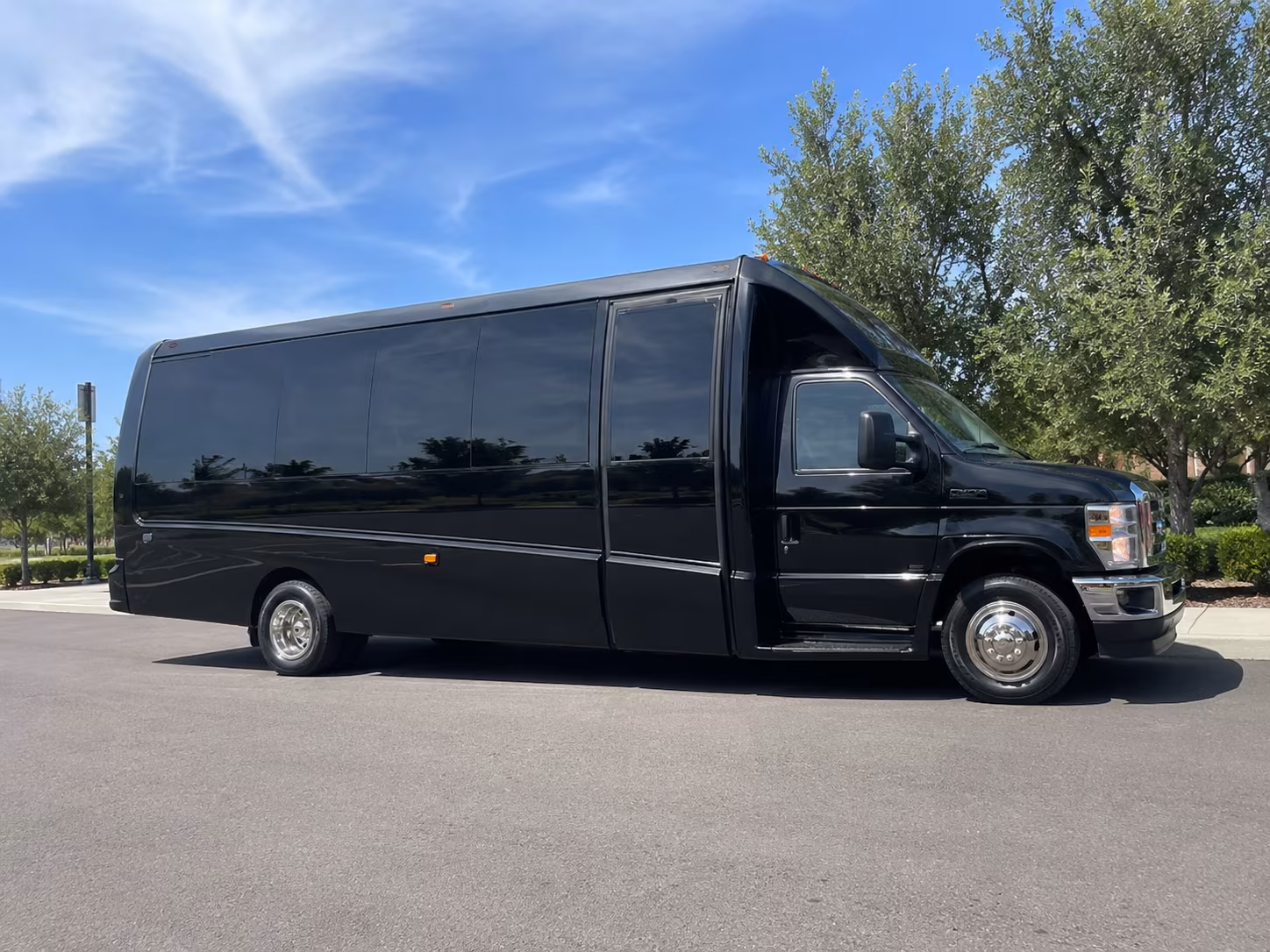 concert shuttle buses for groups heading to napa and wine country amphitheaters