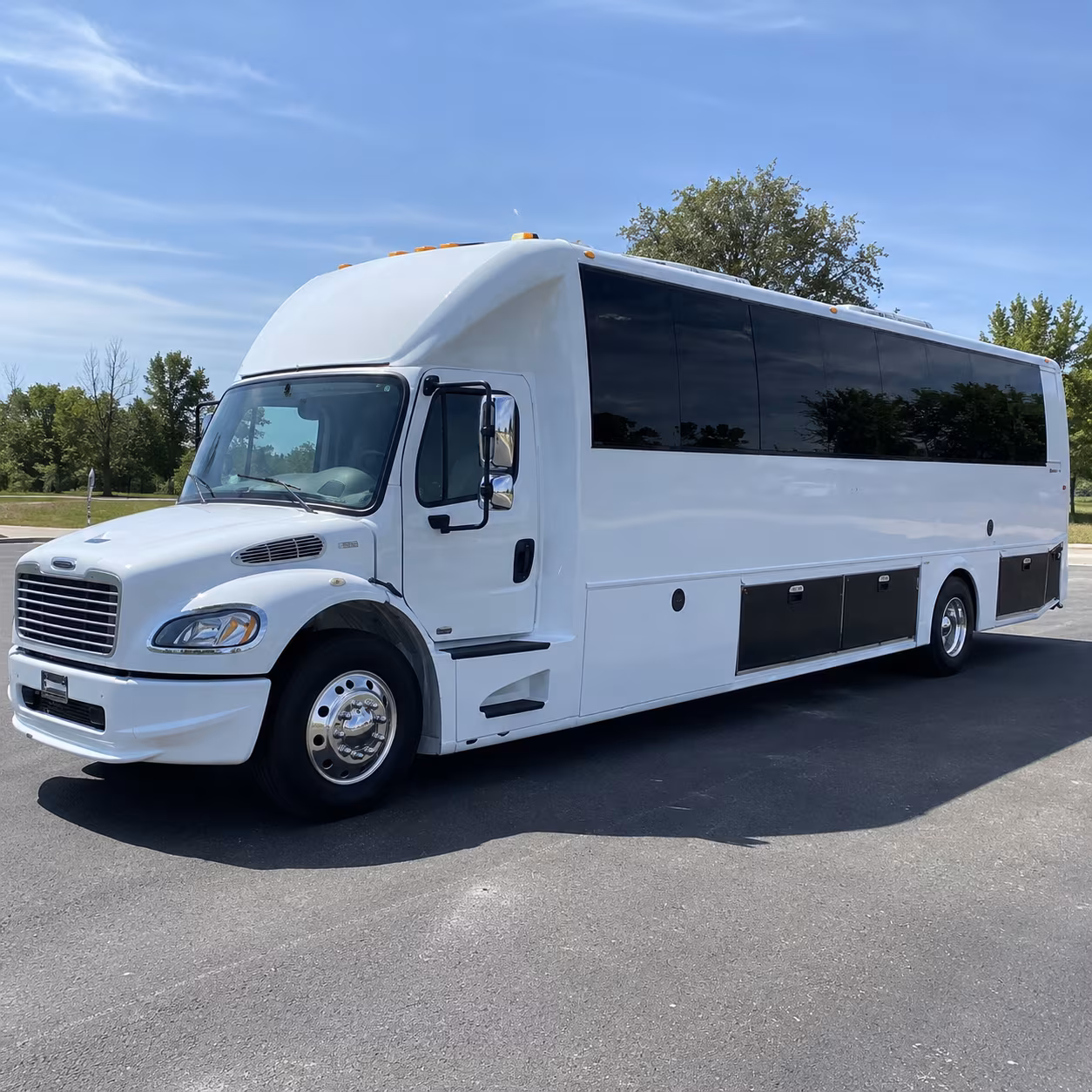 davis 40 passenger party bus