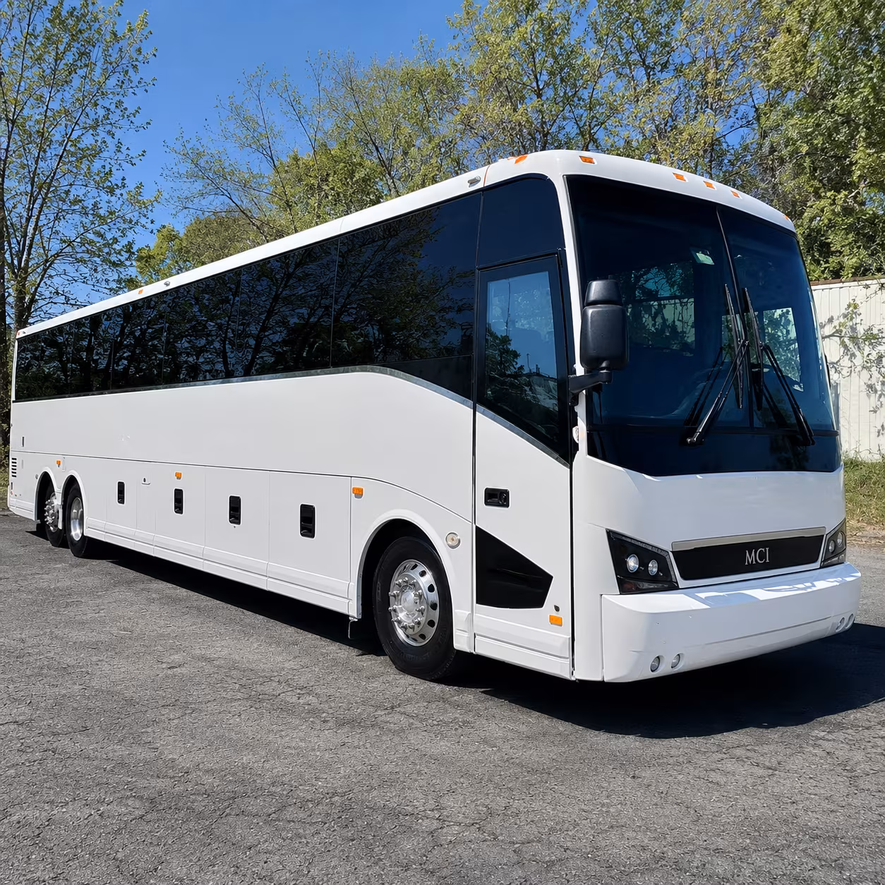 shuttle buses for davis employers connecting to sacramento international airport